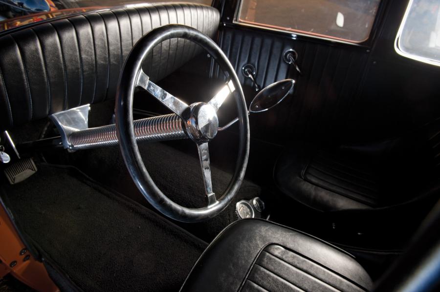  Ford 5-Window Coupe 1932 года  (фото 4 из 5)